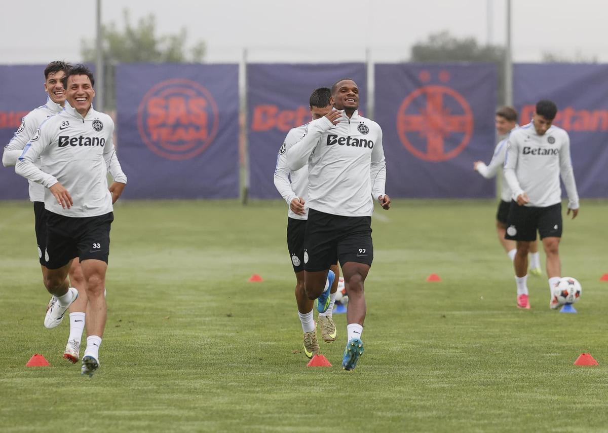 Imagini de la antrenamentul FCSB-ului pentru turul cu Auda: doi fotbaliști s-au antrenat separat