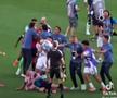 Lionel Messi privea detașat încăierarea generală petrecută la doar câțiva metri de el