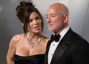 Negocieri BOMBĂ în Premier League! Jeff Bezos vrea să investească la un gigant