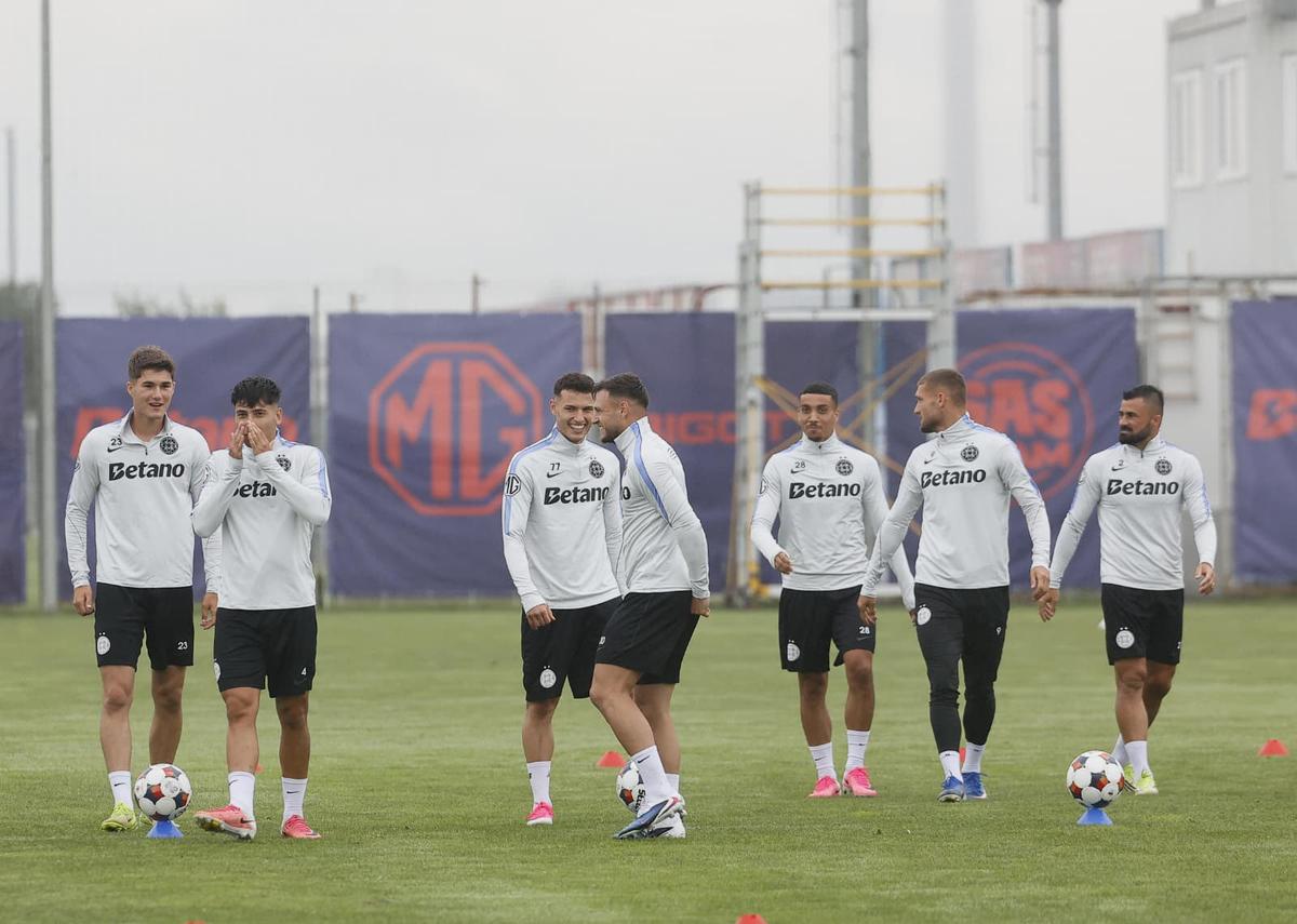 Imagini de la antrenamentul FCSB-ului pentru turul cu Auda: doi fotbaliști s-au antrenat separat