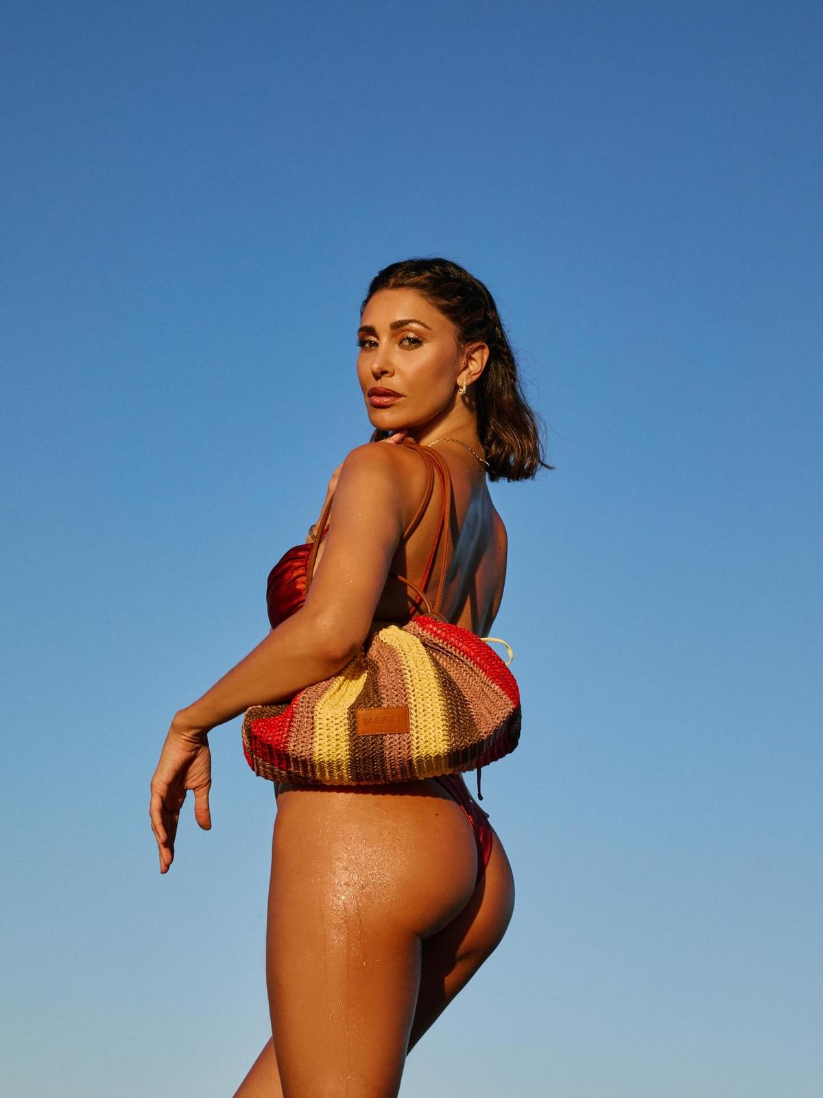 Belen Rodriguez, prezentatoarea care a făcut striptease pentru Mutu