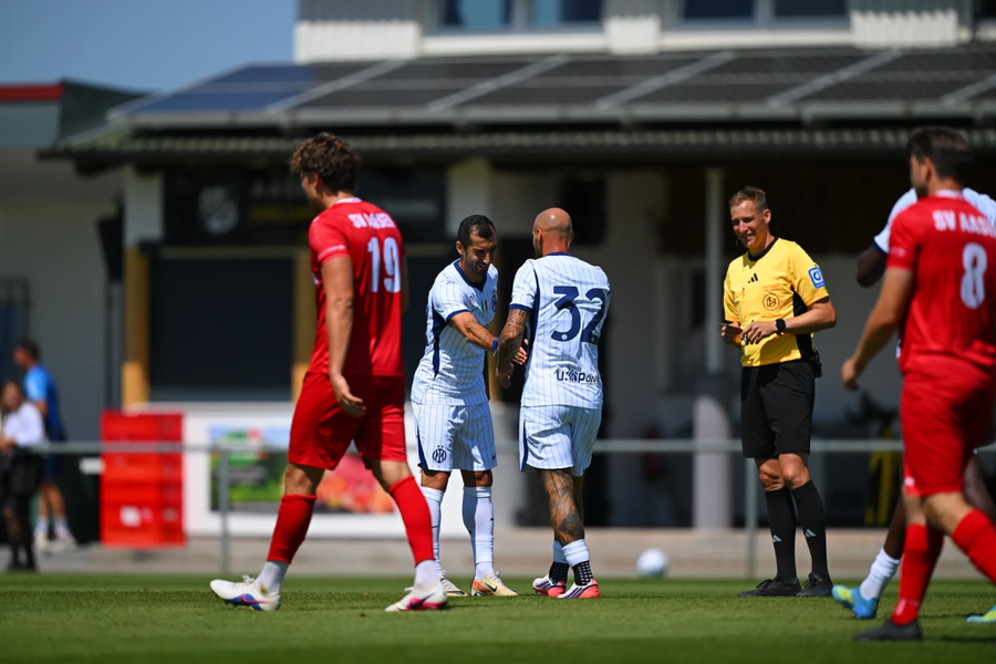 Inter s-a impus cu 16-0 în primul amical al verii // foto: inter.it Scor-fluviu pentru Inter în primul amical al verii: s-au marcat 16 goluri