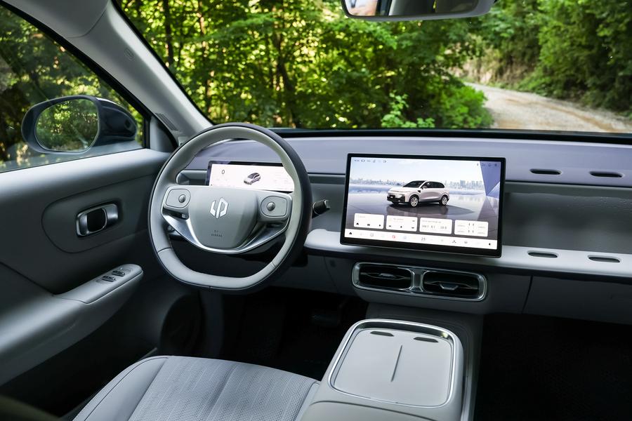 Noul Leapmotor B10 Hybrid EV a ajuns în România. Prețul pornește de la 25.990 euro, TVA inclus, prin Programul Rabla