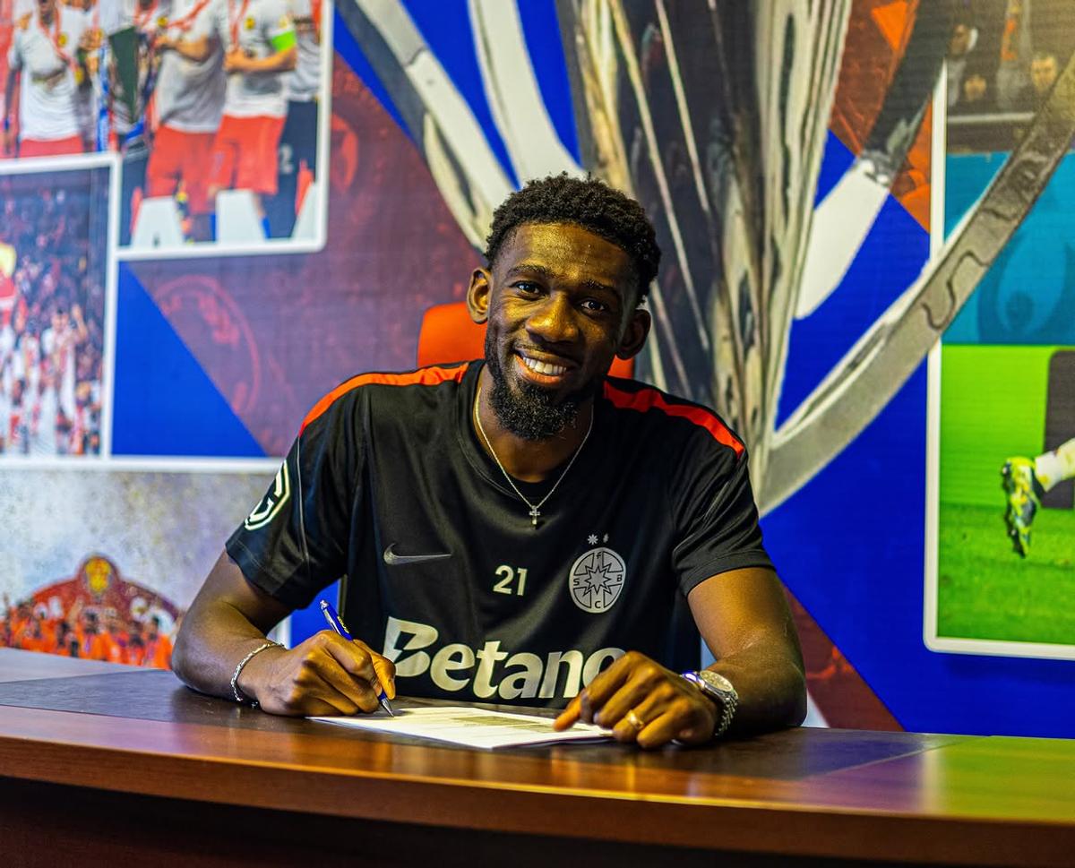 FCSB l-a prezentat pe Dylan Batubinsika