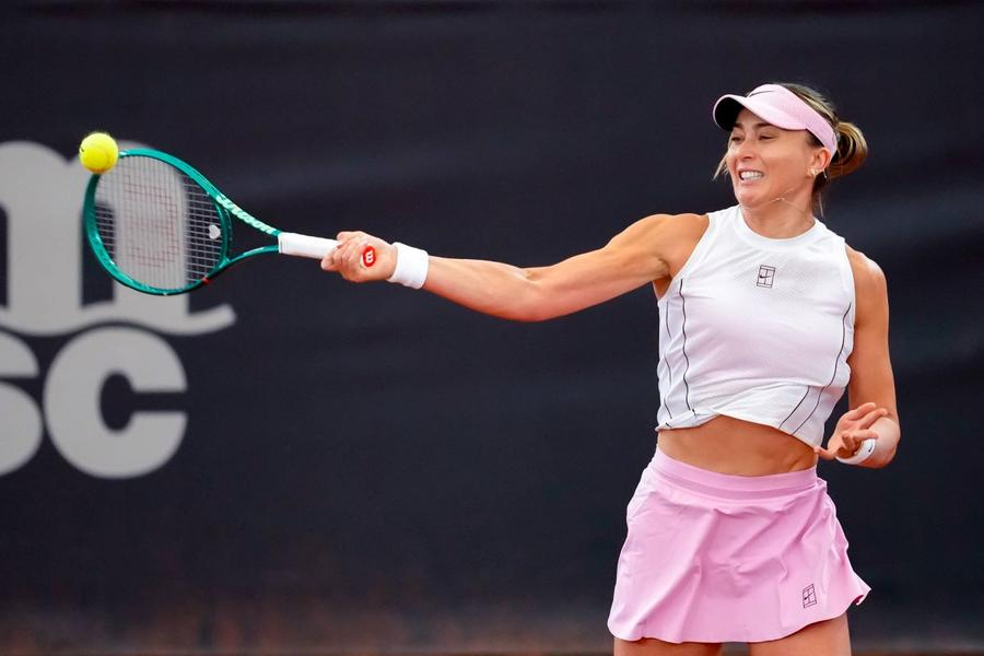 Paula Badosa în acțiune la Hamburg Foto: Imago Images Finalistele turneului UniCredit Iași Open avansează pe zgura de la Hamburg și se pot reîntâlni în „sferturi”