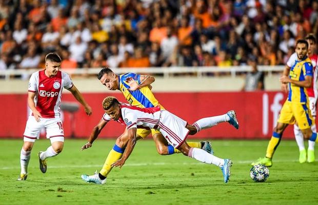 Răzvan Marin e făcut praf de un fost fotbalist olandez: „N-am auzit un rahat mai mare! Marin nici nu-l poate lega la şireturi pe De Jong”