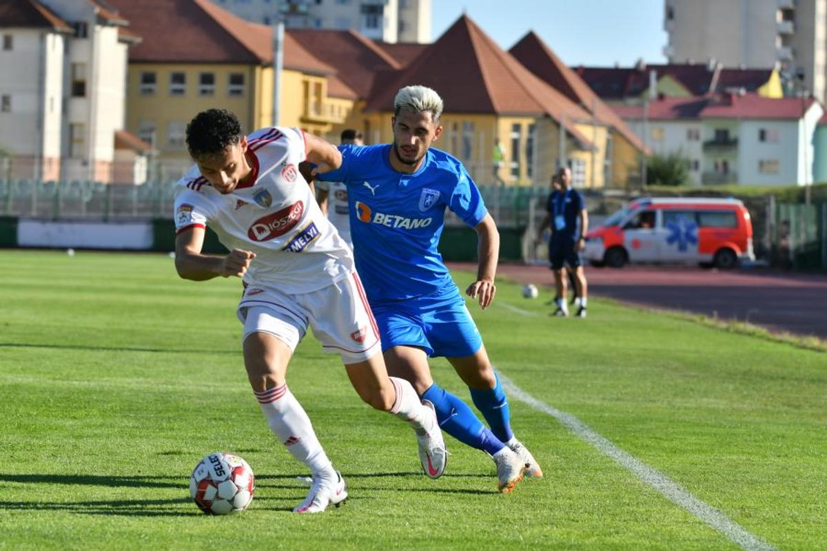 Craiova, copy-paste după Gigi Becali » Detaliul remarcat în meciul oltenilor cu Sepsi