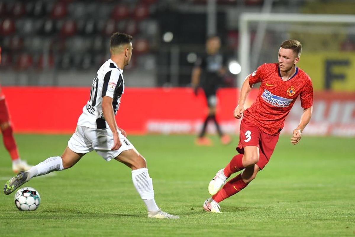 FCSB. Gigi Becali, ironizat de Ilie Dumitrescu: „Poți să-l bagi și pe Moruțan fundaș, și pe al doilea portar”