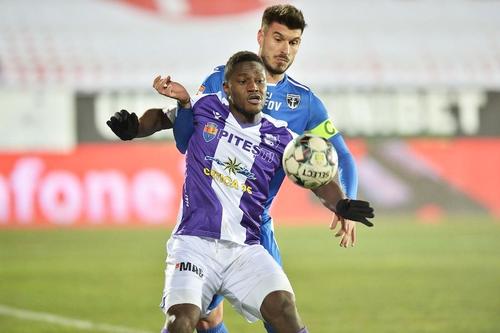 Cephas Malele (în prim-plan), la FC Argeș