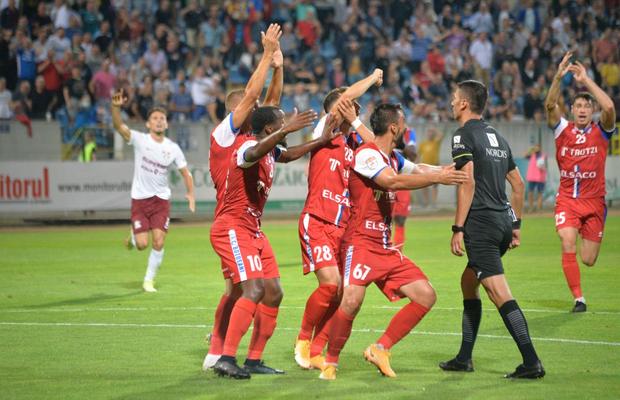 „Hoții, hoții!” » 3 faze controversate în Botoșani - Rapid: două „roșii” neacordate