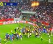 Scene halucinante în Nice - Marseille! Jucătorii oaspeților s-au luat la bătaie cu fanii adverși + Antrenorul, ținut de staff și fotbaliști