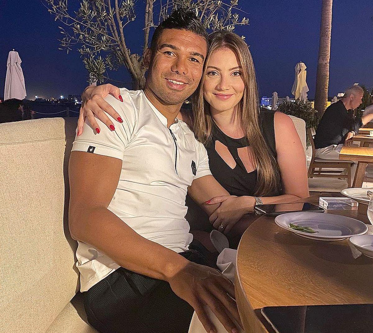 Fanii lui Manchester United au sărit la gâtul lui Casemiro, după umilința cu Liverpool » Cum le-a răspuns soția brazilianului