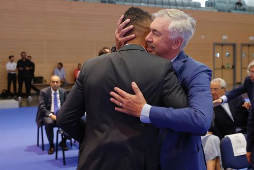 Casemiro și Carlo Ancelotti/ foto Twitter Real Madrid