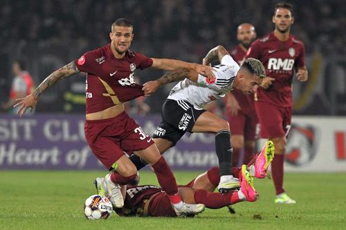 CFR s-a impus în faţa rivalei din oraş deşi a fost condusă cu 2-0