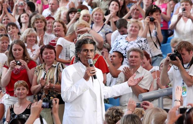 Moartea lui Toto Cutugno a îndurerat și lumea fotbalului italian » Legendarul cântăreț a fost un mare fan al lui Milan