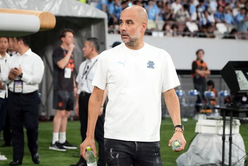 Pep Guardiola (52 de ani) a fost supus unei intervenții chirurgicale de urgență. De vină au fost problemele pe care antrenorul spaniol le-a avut la spate în ultima vreme.