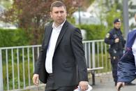 Revoluție la clubul din Superligă » Noul șef, un personaj controversat, îl va da afară inclusiv pe fostul antrenor de la FCSB