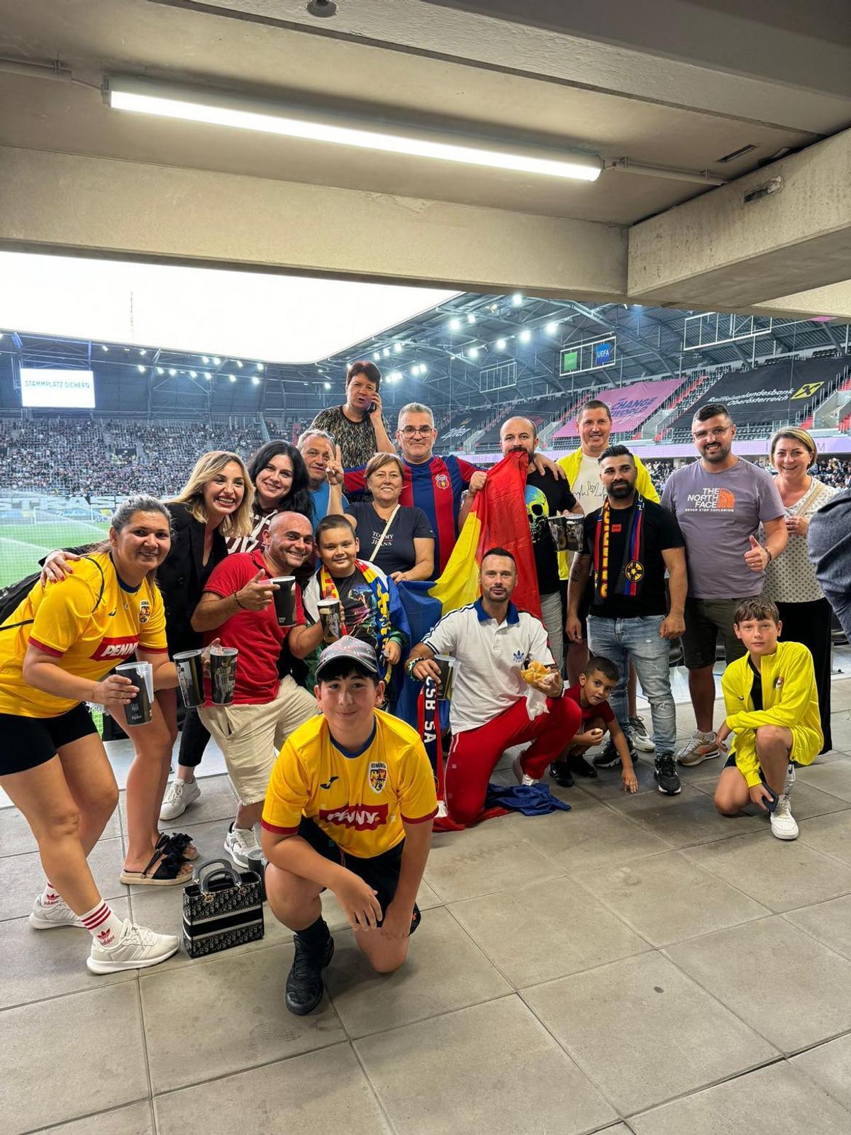 Număr impresionant de fani români la LASK - FCSB » Cum s-au bucurat la gol