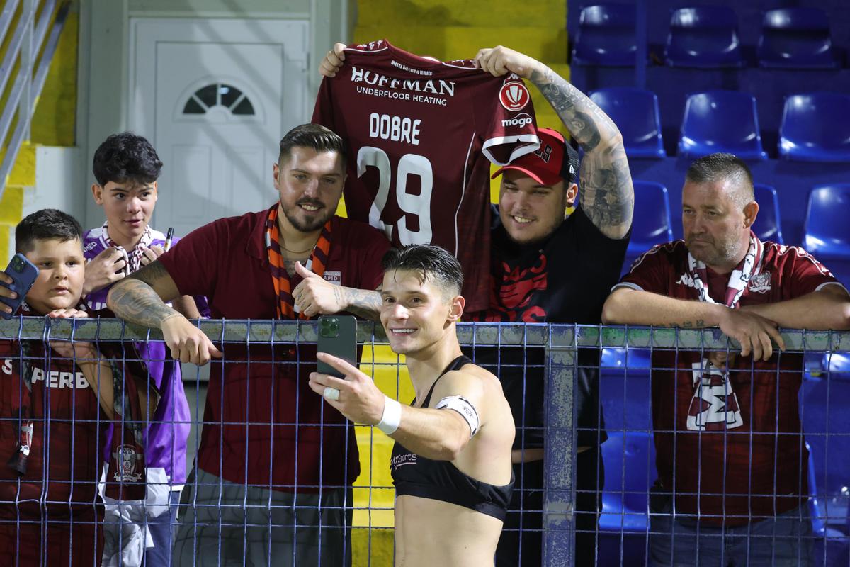 Alex Dobre la finalul meciului cu Metaloglobus / Foto: Ionuț Iordache