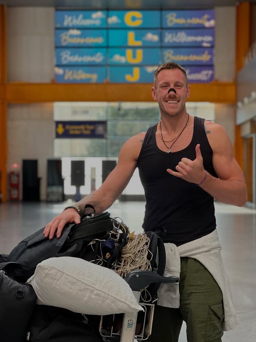 Mitch Creek a ajuns la Cluj-Napoca miercuri, 20 august/Foto: Instagram (U-BT Cluj-Napoca) După ce a fost numit MVP în Canada, noul jucător al lui U-BT Cluj-Napoca a îngropat „securea războiului”: „Am spus că nu mă voi mai întoarce”