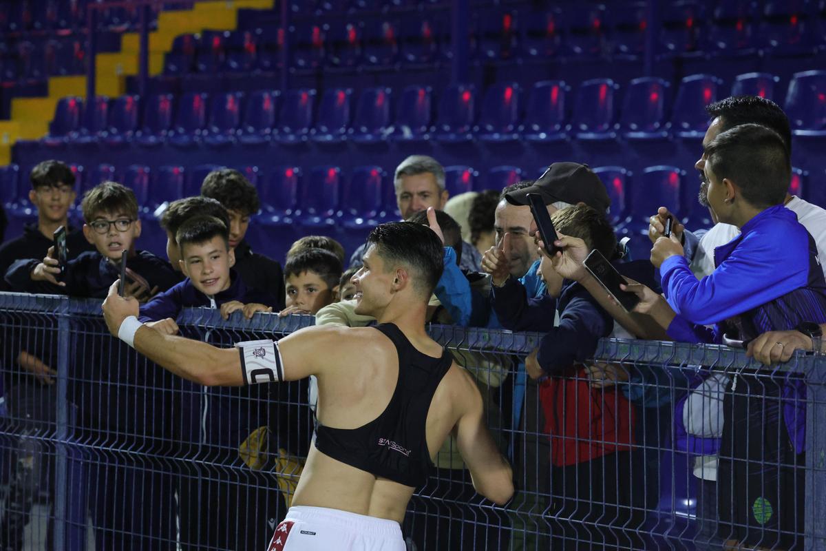 Alex Dobre la finalul meciului cu Metaloglobus / Foto: Ionuț Iordache
