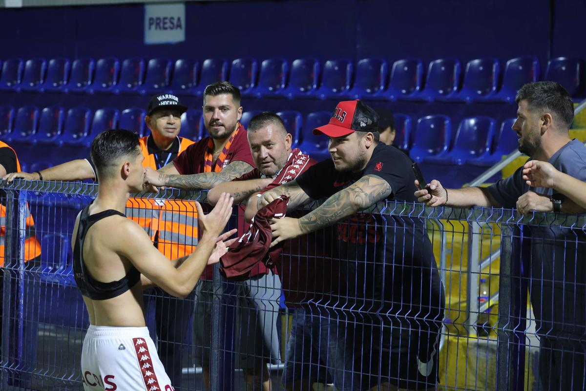 Alex Dobre la finalul meciului cu Metaloglobus / Foto: Ionuț Iordache