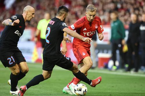 Vlad Chiricheș (35 de ani, mijlocaș central) a fost singurul fotbalist criticat de Gigi Becali, la GSP Live Special, la capătul egalului cu Aberdeen, scor 2-2, din play-off-ul Europa League.