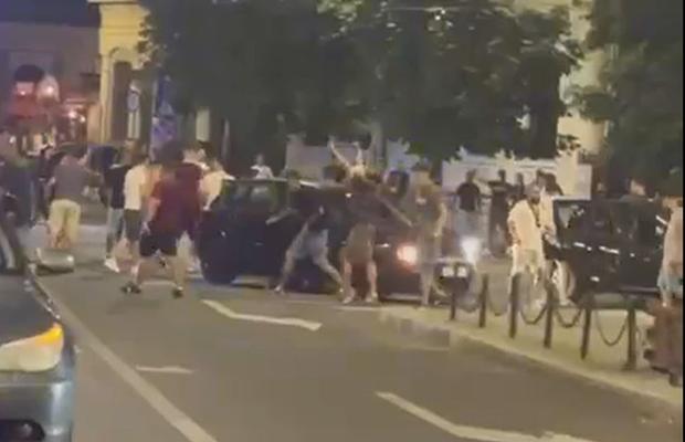 Scandal-monstru după Petrolul - Rapid, zeci de arestări