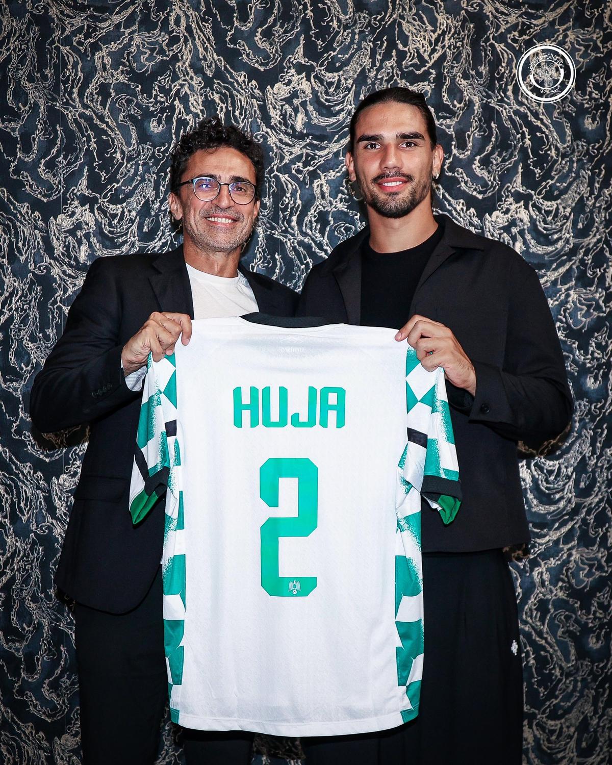 Marian Huja, prezentat oficial la Raja Casablanca