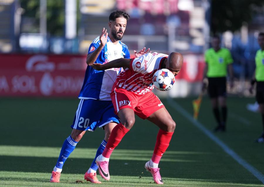 UTA - Corvinul // Foto: sportpictures.eu Florin Maxim, înaintea meciului cu Dinamo: „Trebuie să le scriem noi pe Facebook? Eu sunt imun!”