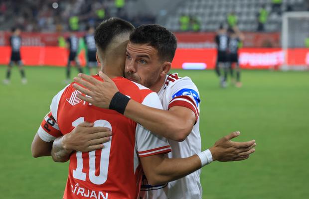 Moment special înainte de Dinamo - U Cluj » Gestul „câinilor” pentru Dan Nistor
