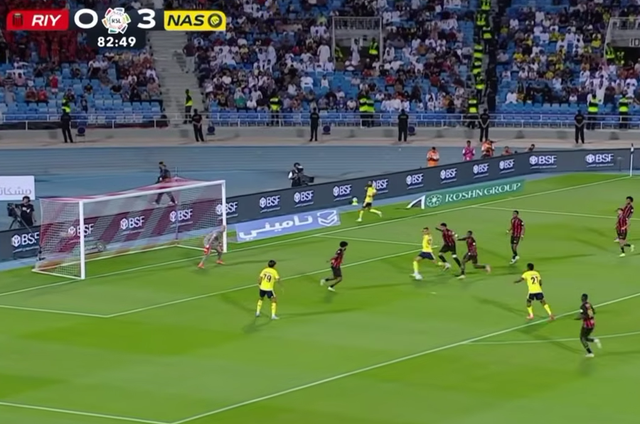 Cristiano Ronaldo, primul gol în acest sezon din Arabia Saudită / Foto: Youtube Zack Nani Foot & Live Cu noua frizură, Cristiano Ronaldo a marcat la debutul în ultimul său sezon » Câte goluri mai are până la 1.000
