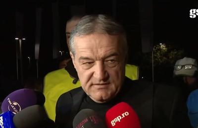 FCSB - CFR CLUJ 0-0 // VIDEO Gigi Becali, dezlănțuit la adresa lui Tănase: „Nu stăm după el să învețe fotbal! E aerian” + „N-avem anvergură”