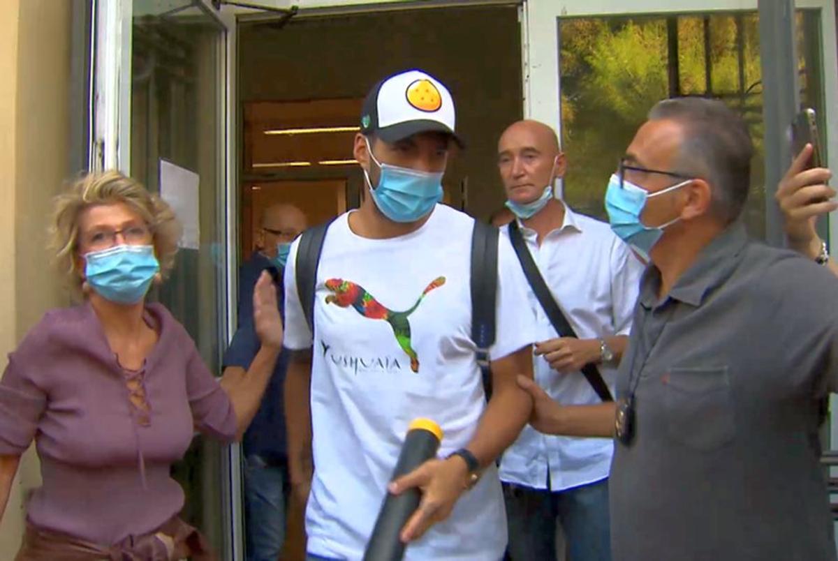 Probe că a trișat! Luis Suarez, anchetat pentru că ar fi știut întrebările și răspunsurile dinainte la examenul de limbă italiană: „Trebuie să treacă”