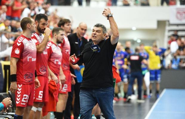 Noi informații înainte de PSG - Dinamo: ce se întâmplă cu Xavi Pascual și cei 3 jucători rămași la București