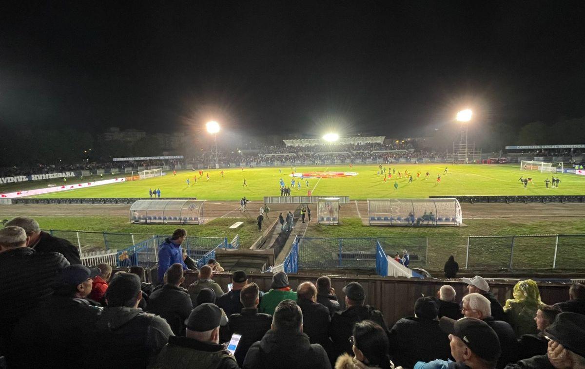 Cu cine s-a chinuit FCSB » Comparație neverosimilă: tot clubul câștigă cât Oaidă!
