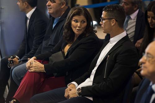Cristiano Ronaldo și mama sa, Dolores Aveiro
Foto: Imago