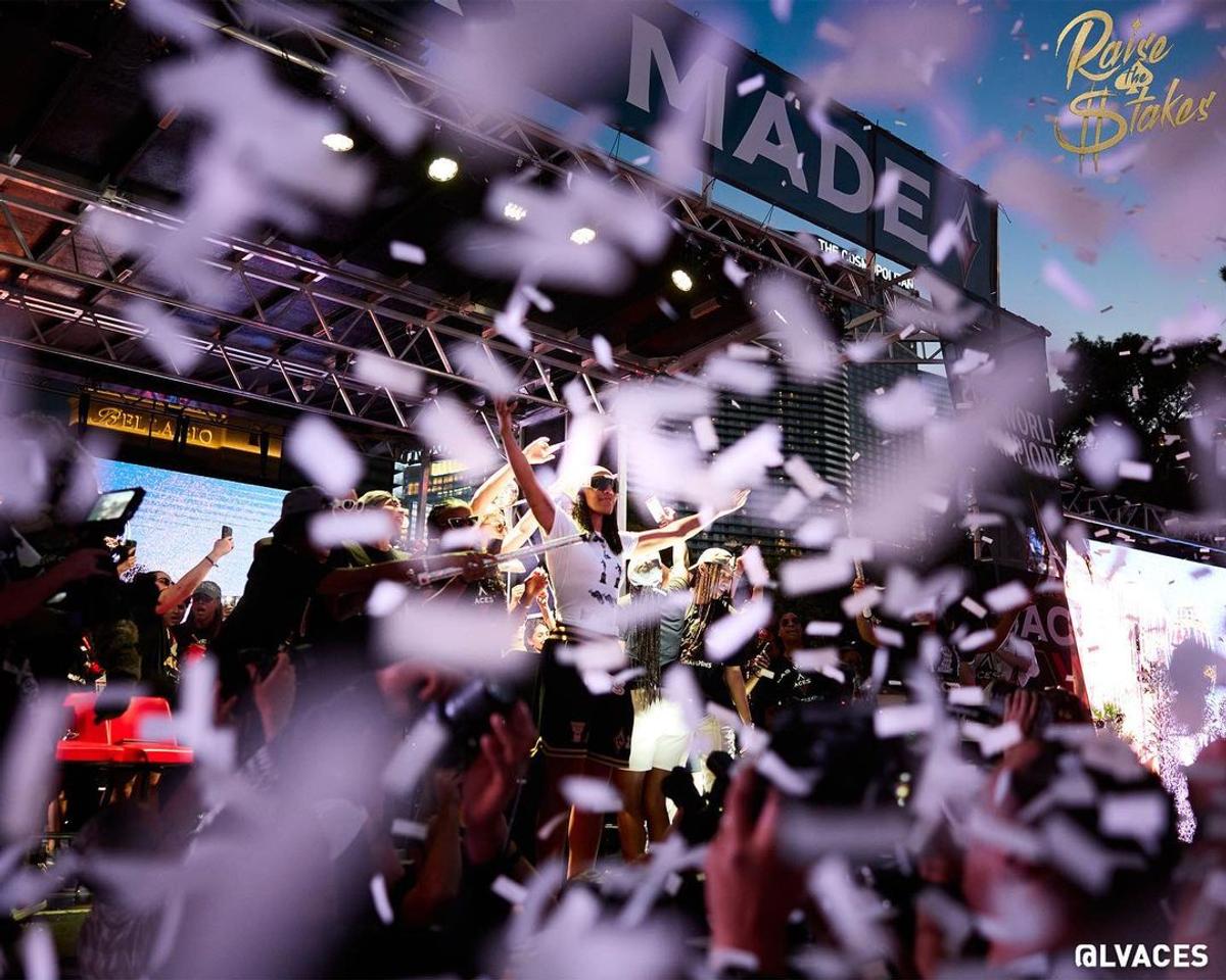 Imagini de senzație din Las Vegas: campioanele WNBA, dezlănțuite la parada titlului