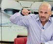 Adrian Mititelu, finanțatorul celor de la FCU Craiova, continuă disputa cu rivalii de la Rapid. De această dată l-a criticat pe Victor Angelescu, acționarul minoritar al clubului giuleștean.