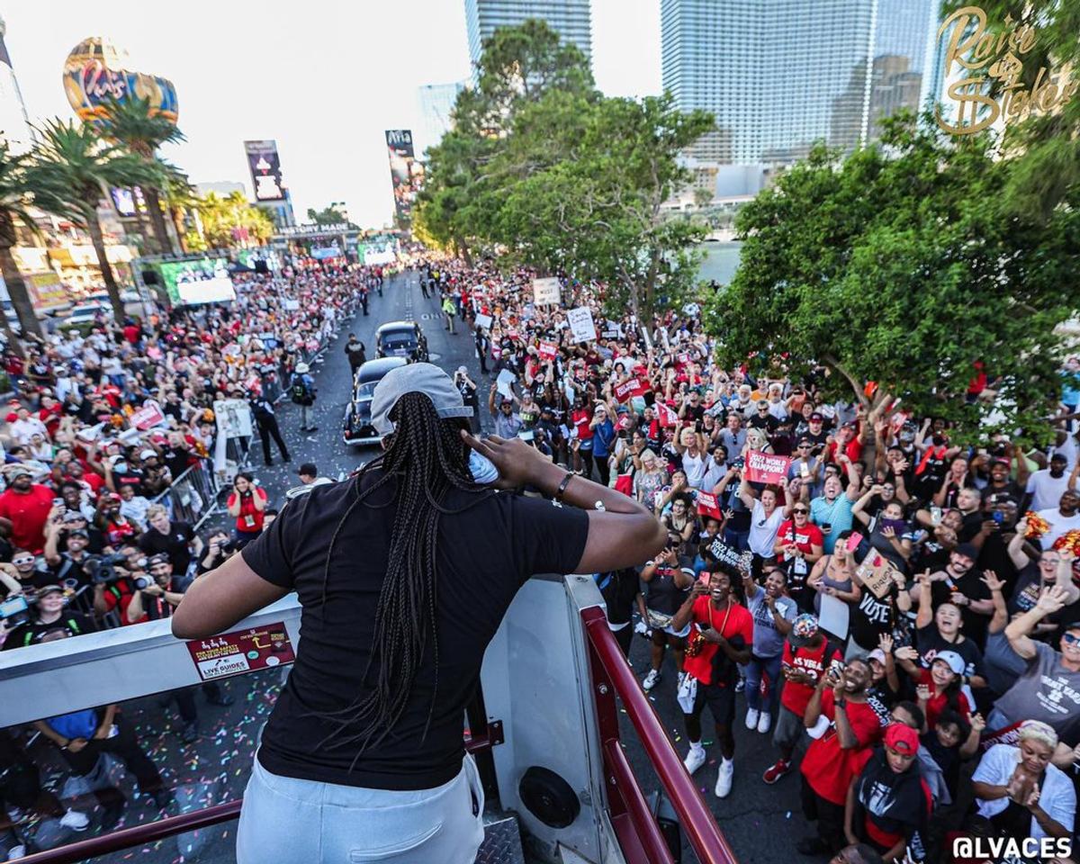 FOTO Imagini de senzație din Las Vegas: campioanele WNBA, dezlănțuite la parada titlului