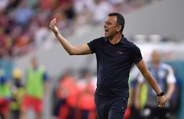 Primul transfer realizat de Toni Petrea la Chindia » A prezentat oficial un mijlocaș cotat la 400.000 de euro