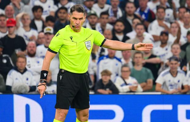 Cum i s-a adresat Istvan Kovacs unui fotbalist: „Hai, valea! Îmi spui tu mie cum să arbitrez?”