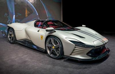 Ibrahimovic și-a mai făcut cadou un super-bolid de 2,3 milioane de euro! » Ferrari după Ferrari pentru un client fidel