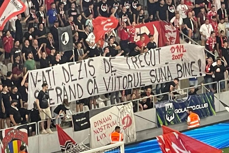 Nu s-a văzut la TV » 8 detalii remarcate de reporterii GSP la Dinamo - Farul: furci pe gazon, ironii în tribune