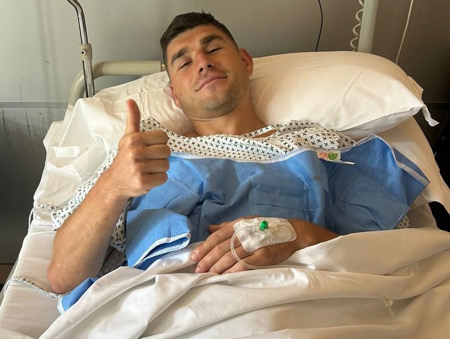 Ruslan Malinovskyi a scăpat de ceea ce era mai greu și acum începe numărătoarea inversă a revenirii pe gazon / Foto: X Genoa Atenție, imagini dure! Accidentare gravă în Serie A, și-a rupt piciorul la aterizare