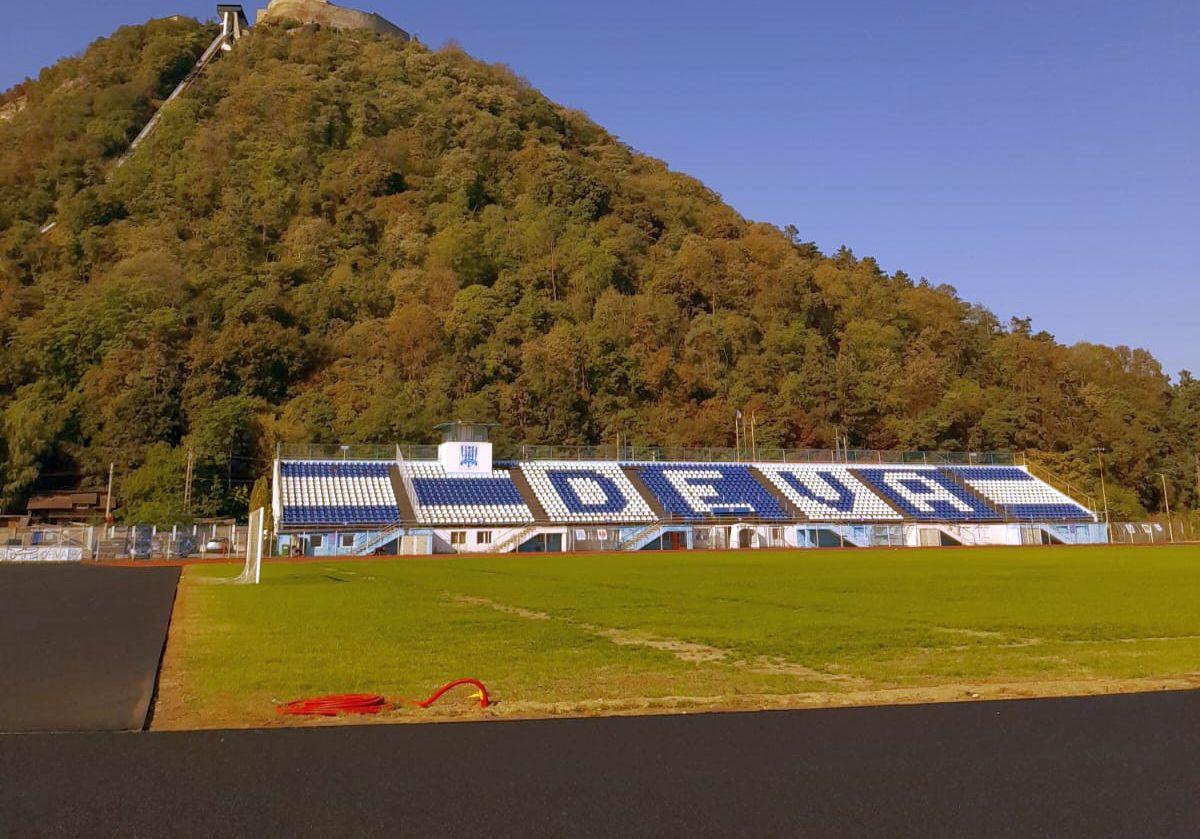 Inimaginabil! Lucrările la „cea mai modernă pistă de atletism din țară” durează de PATRU ani și nu s-au terminat nici azi! GSP a intrat pe stadionul pitoresc din România: nici codrul nu mai crede că proiectul va fi finalizat!