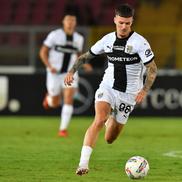Dennis Man, în acțiune pe „Via del Mare” din Lecce / Foto: Imago
