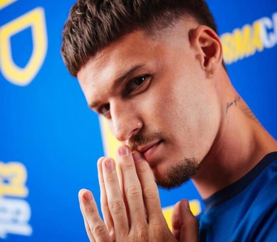 Dennis Man a postat după meciul de la Lecce (2-2) o imagine sugestivă pe contul personanl de Instagram MANta de vremea rea. Cel mai periculos om al Parmei în thrillerul de la Lecce» „Merita golul!”, a scris Tuttosport