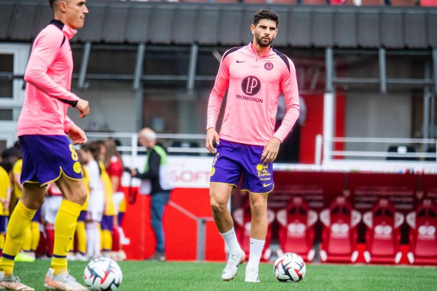 Akdag are un fizic impunător la 20 de ani. Stoperul de picior stâng măsoară 1,92 metri înălțime Debut în Ligue 1 pentru internaționalul român! » La 20 de ani, a intrat direct titular