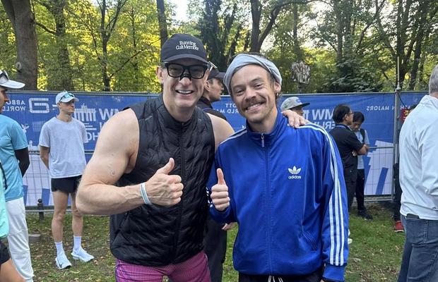 Celebrul artist Harry Styles a participat la Maratonul din Berlin și a scos un timp excelent » Ce pseudonim a folosit cântărețul